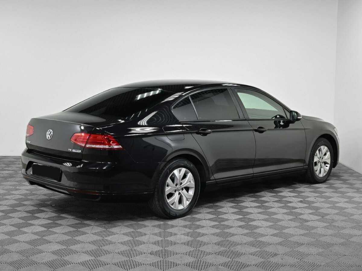 Купить Volkswagen Passat, 2016, 106 000 км, фото №2