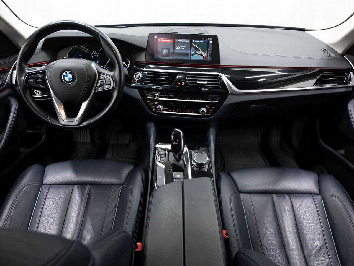 Купить BMW 5 серии 520d xDrive, 2017, 105 599 км, фото №14