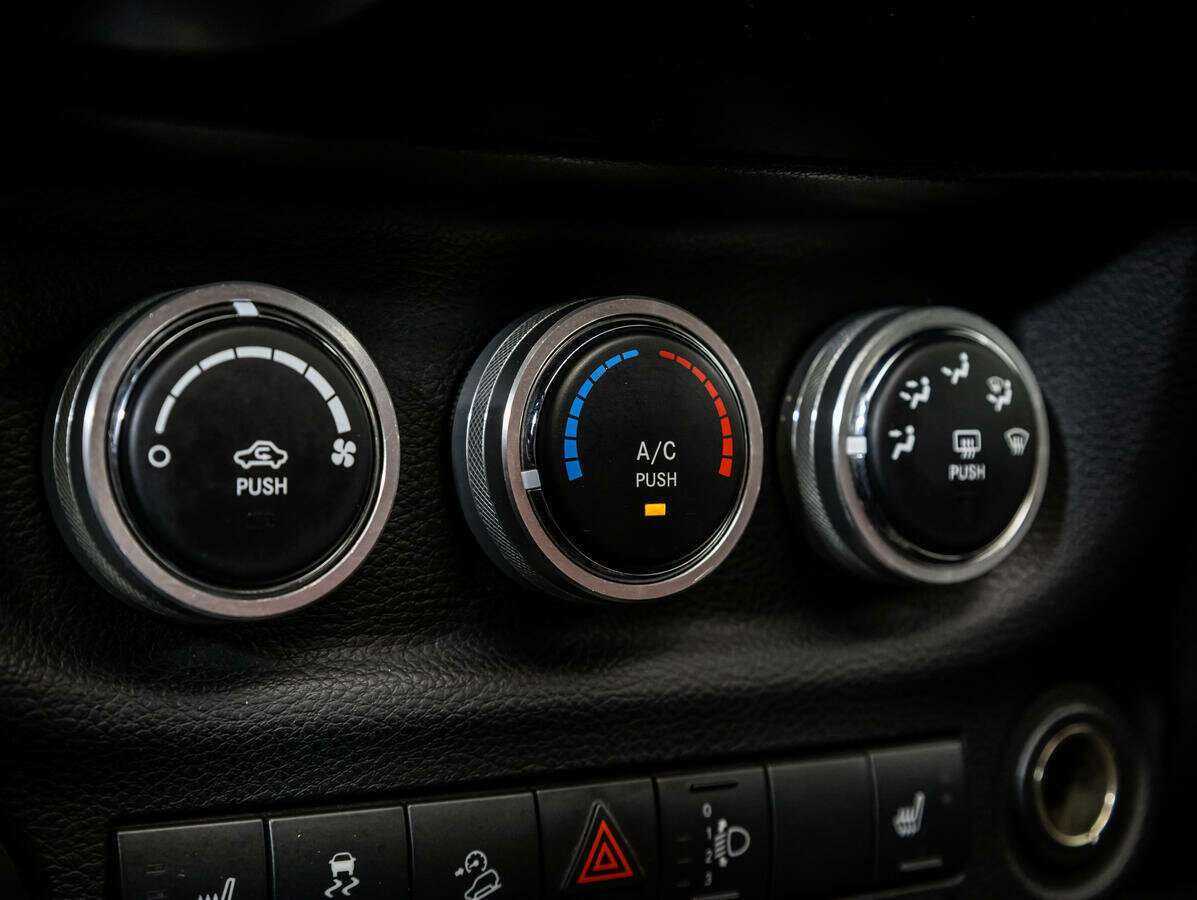 Купить Jeep Wrangler, 2011, 120 000 км, фото №13