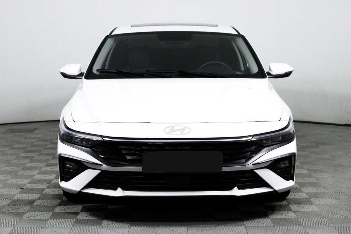 Купить Hyundai Elantra, 2023, 12 959 км, фото №2