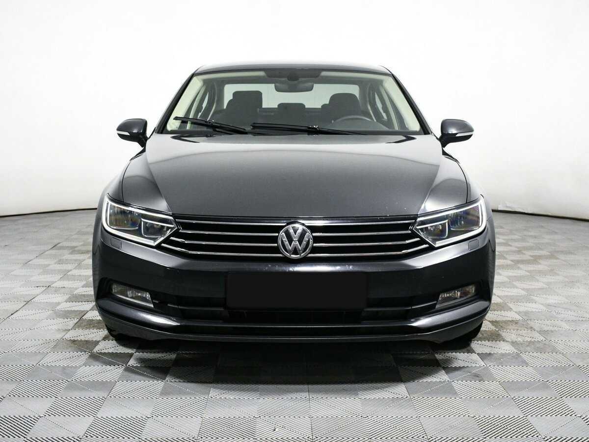 Купить Volkswagen Passat, 2017, 142 000 км, фото №2