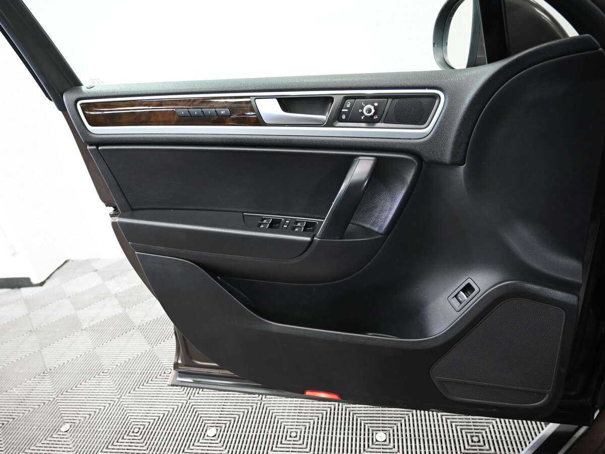 Купить Volkswagen Touareg, 2013, 144 000 км, фото №13
