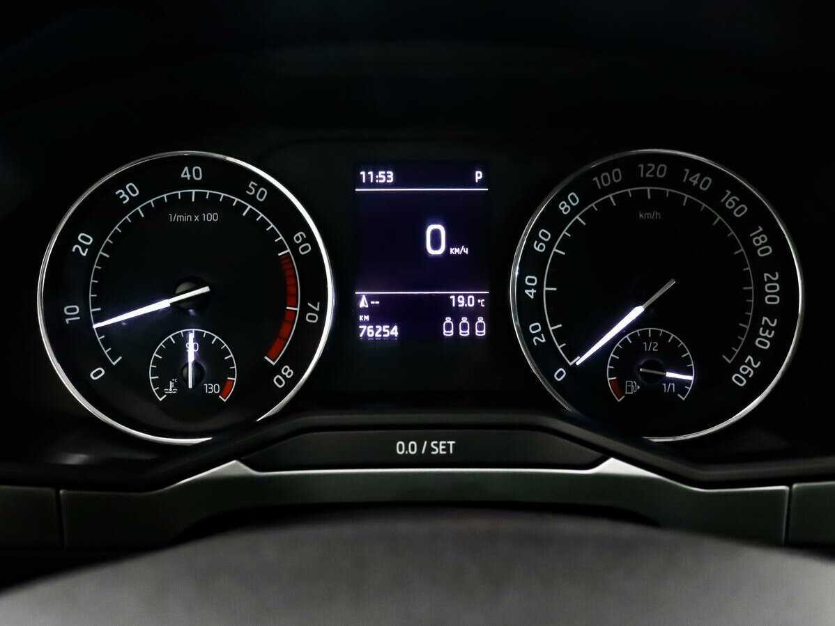 Купить Skoda Superb, 2017, 76 243 км, фото №8