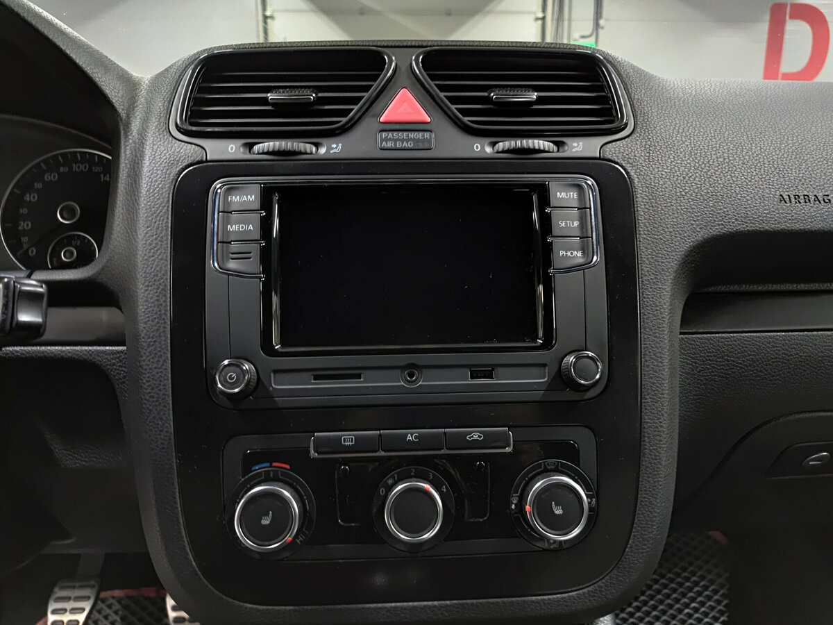 Купить Volkswagen Scirocco III, 2011, 172 072 км, фото №15
