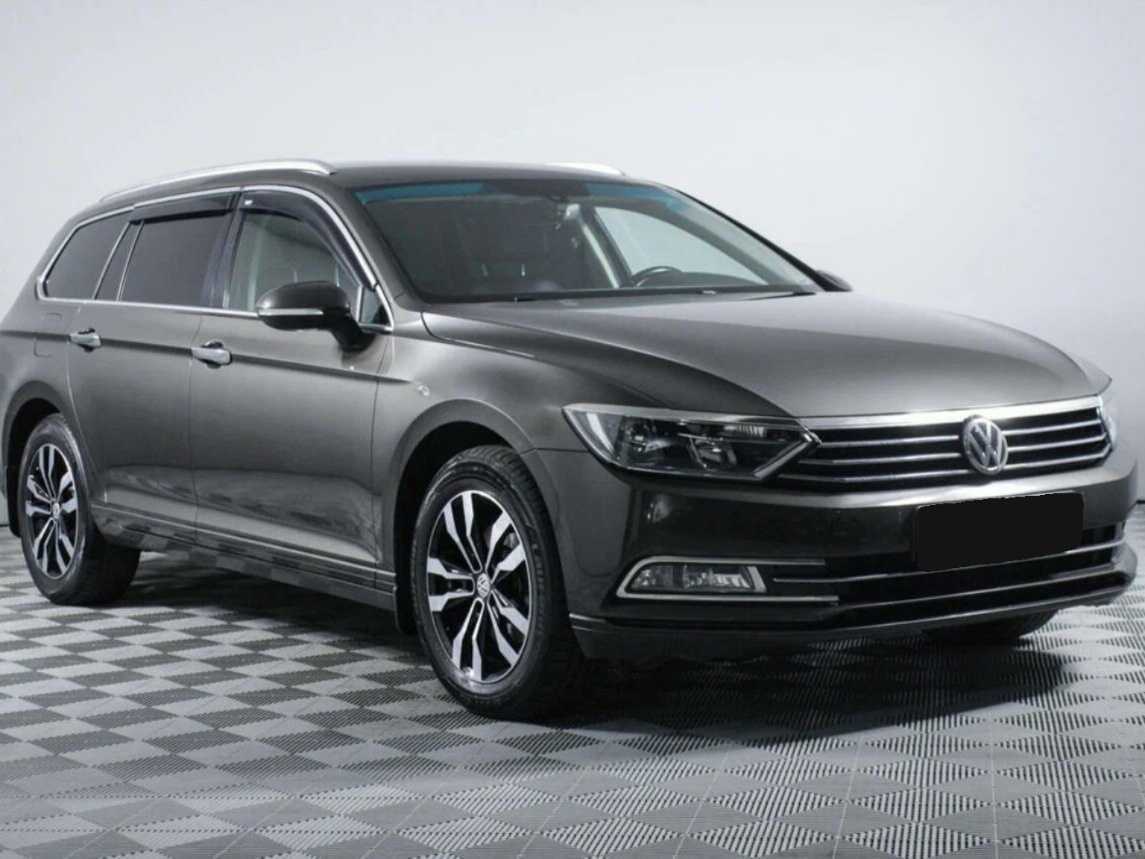 Купить Volkswagen Passat DSG7, 2017, 141 158 км, фото №3