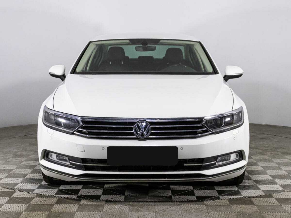 Купить Volkswagen Passat DSG7, 2017, 76 550 км, фото №2