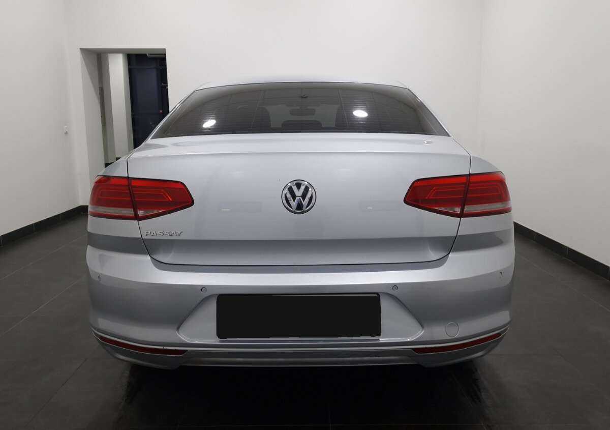 Купить Volkswagen Passat, 2015, 220 993 км, фото №2
