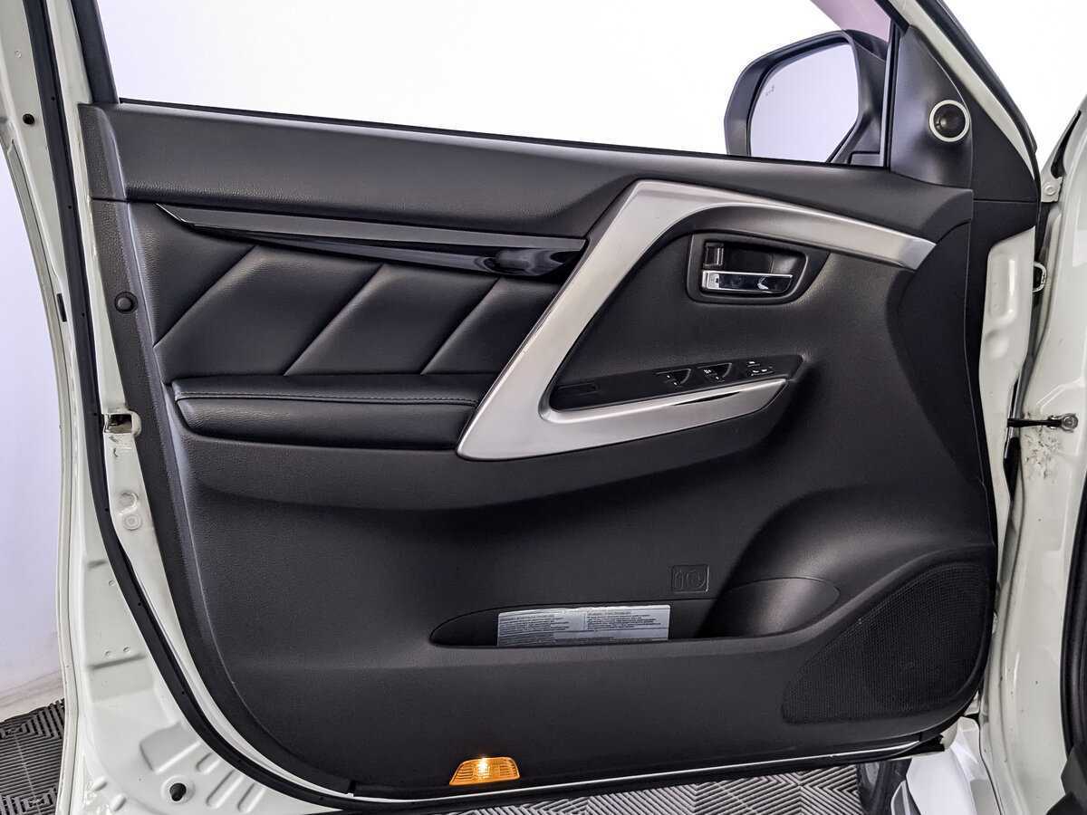 Купить Mitsubishi Pajero Sport, 2017, 187 635 км, фото №17