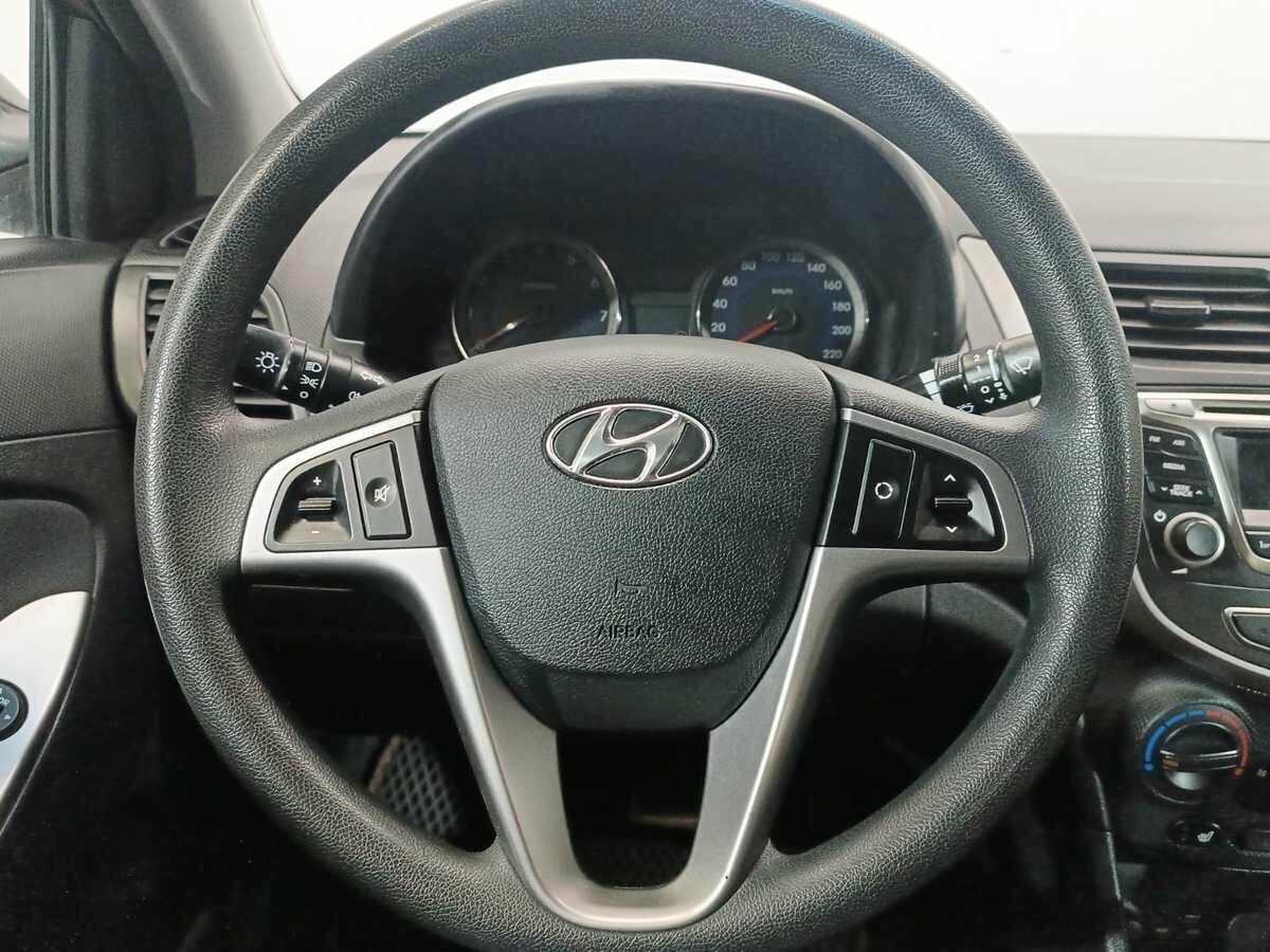 Купить Hyundai Solaris, 2016, 71 506 км, фото №12