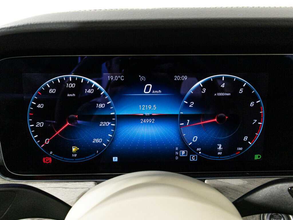 Купить Mercedes-Benz E-Класс 200, 2021, 24 990 км, фото №12