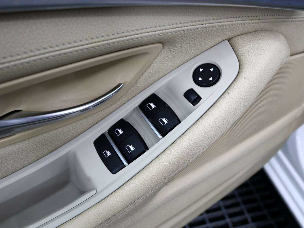 Купить BMW 5 серии 520i, 2012, 170 000 км, фото №9
