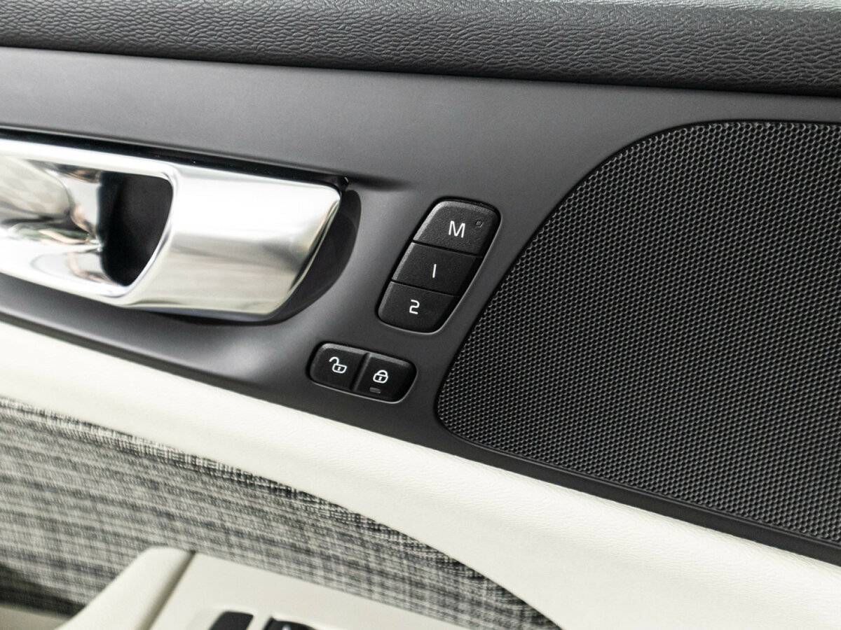 Купить Volvo V60 Cross Country, 2020, 47 465 км, фото №17