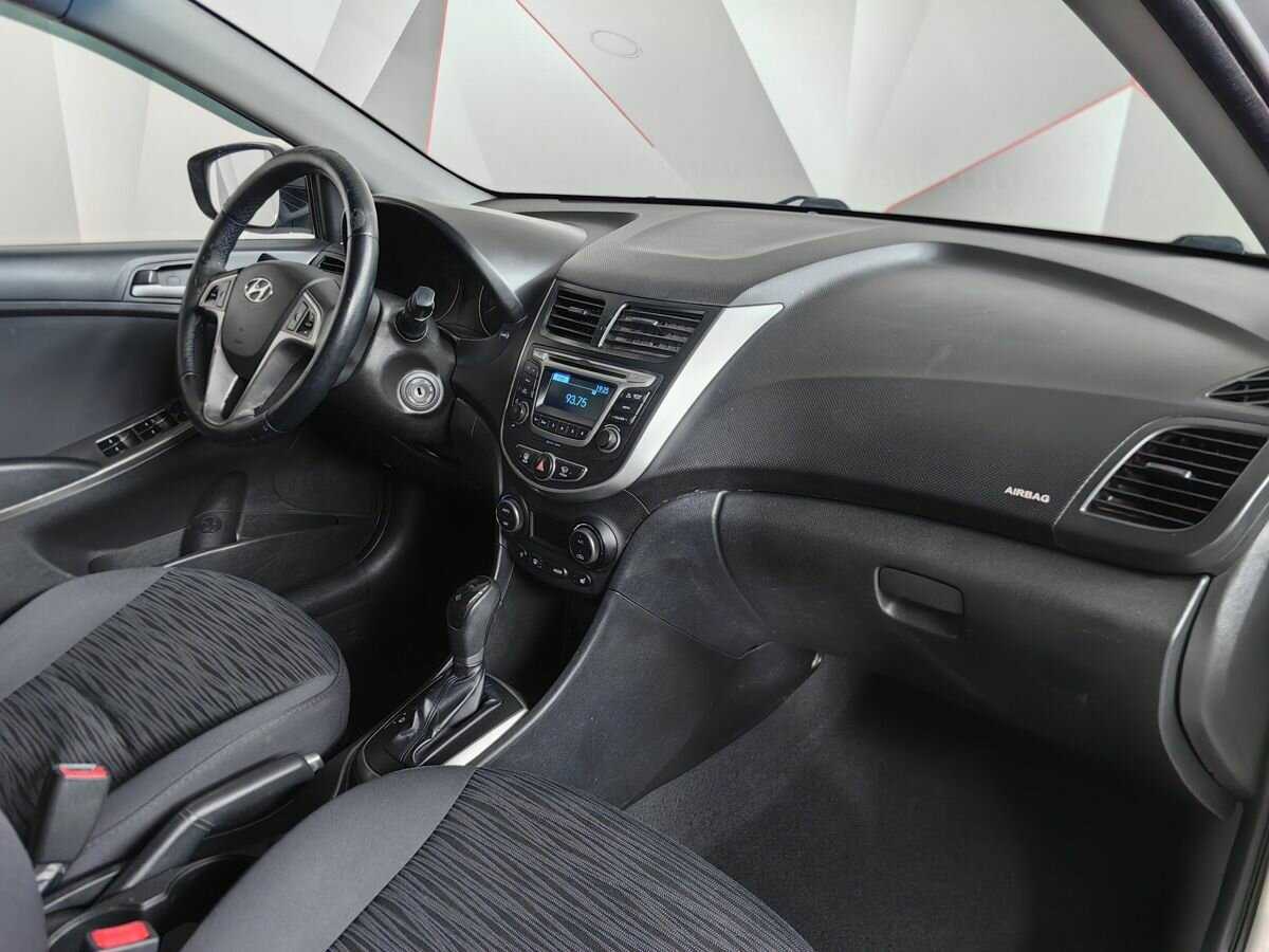Купить Hyundai Solaris, 2015, 137 375 км, фото №9