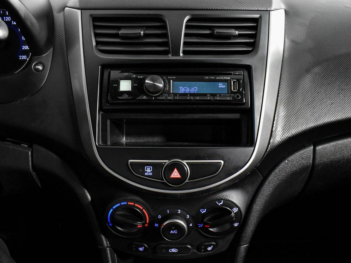 Купить Hyundai Solaris, 2014, 244 656 км, фото №15