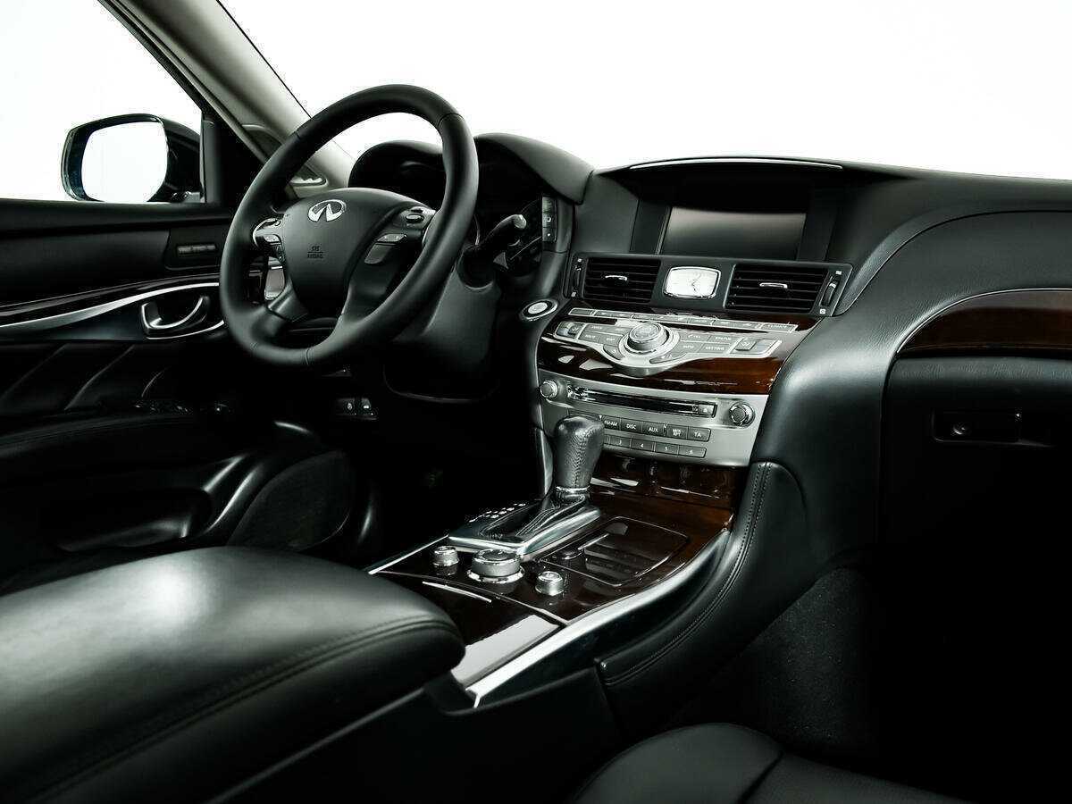 Купить Infiniti Q70, 2016, 300 524 км, фото №9