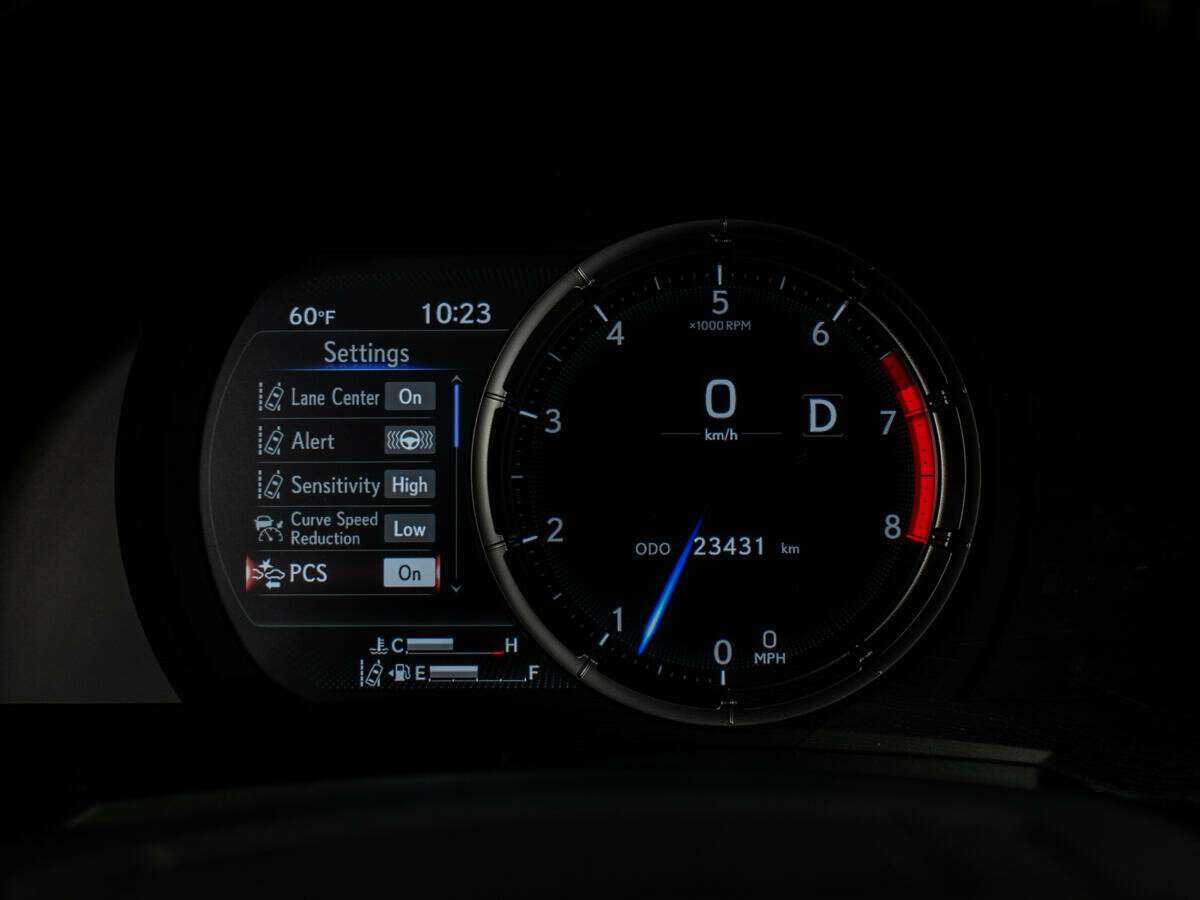 Купить Lexus IS 350, 2021, 23 000 км, фото №9