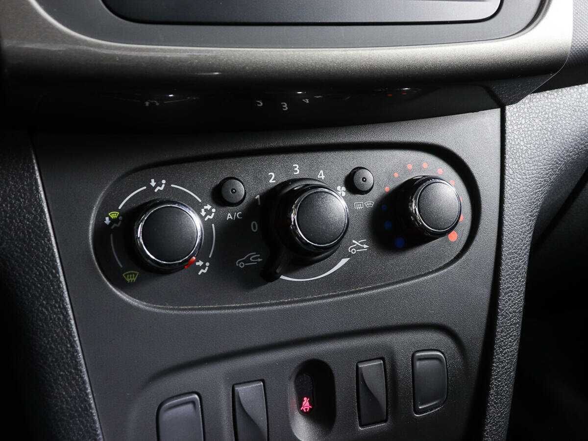 Купить Renault Logan, 2020, 67 637 км, фото №16
