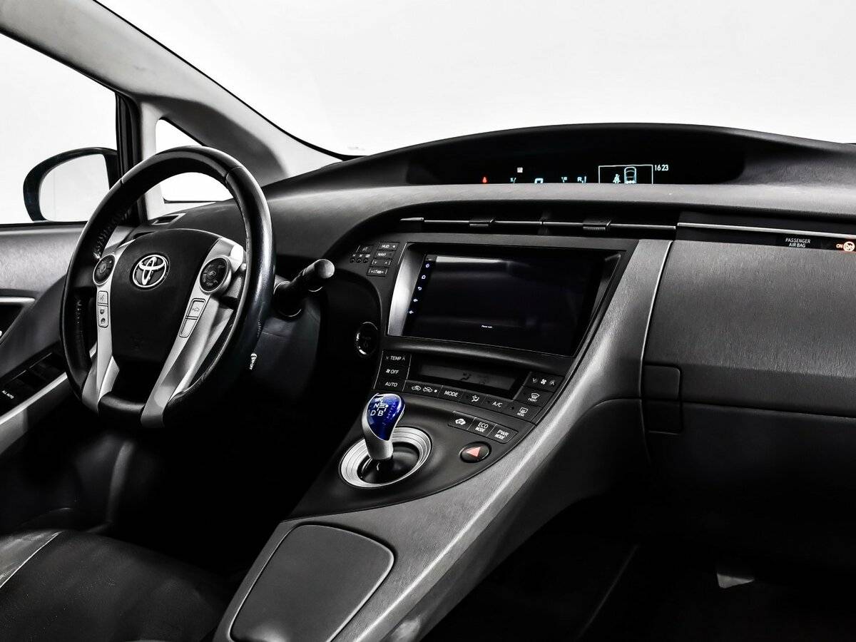Купить Toyota Prius III (XW30), 2010, 187 000 км, фото №9