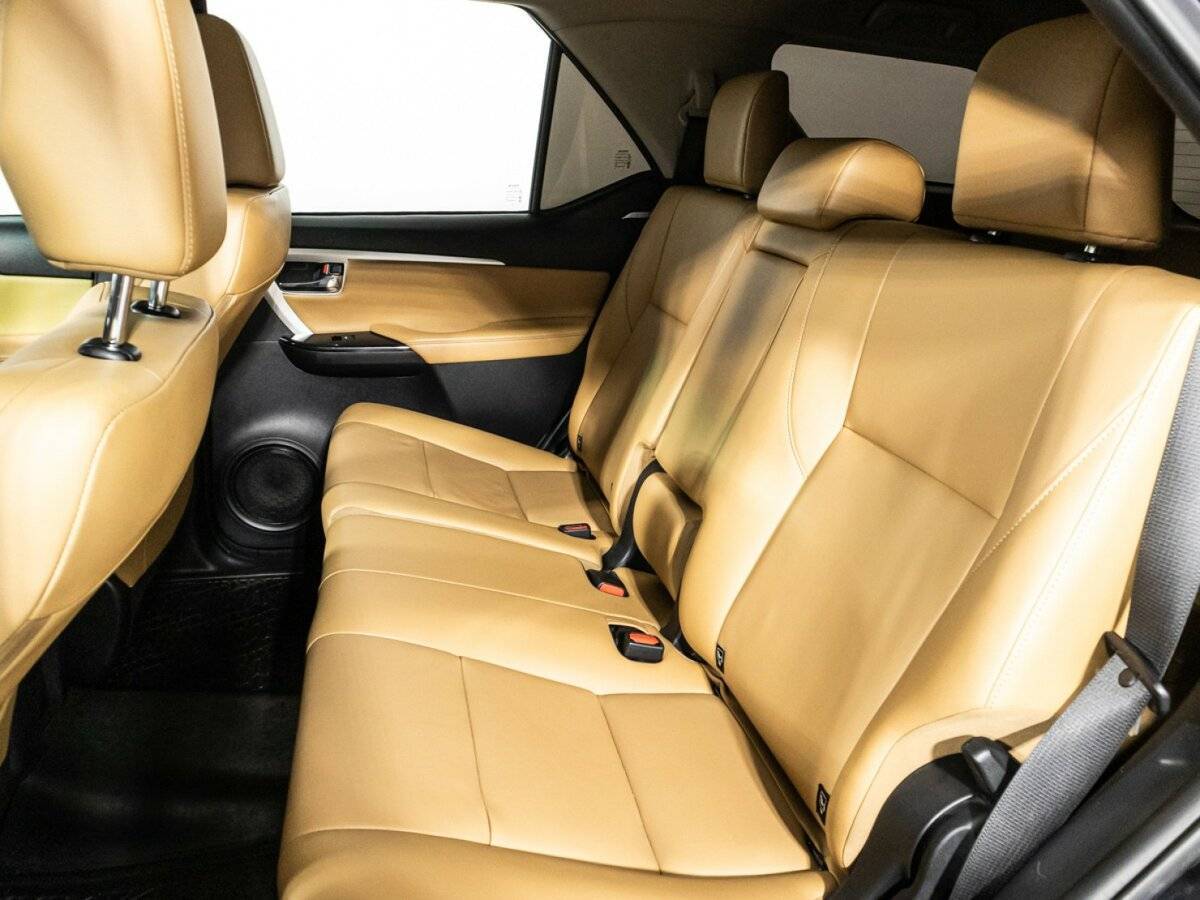 Купить Toyota Fortuner, 2019, 113 061 км, фото №8