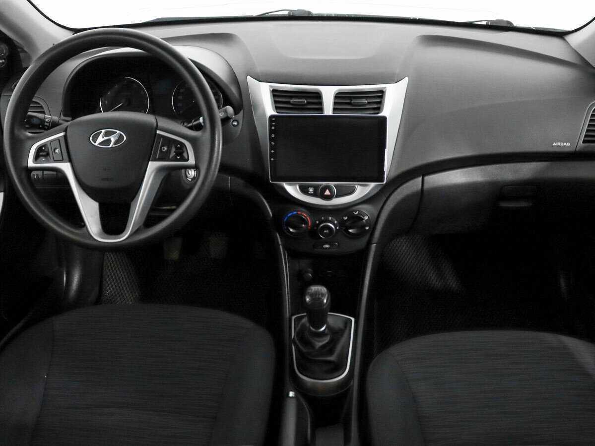 Купить Hyundai Solaris, 2016, 104 966 км, фото №12