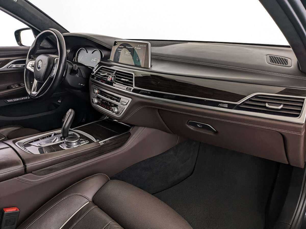 Купить BMW 7 серии Long 750Li xDrive, 2017, 170 699 км, фото №9