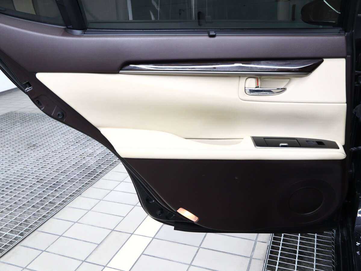 Купить Lexus ES 250, 2016, 146 000 км, фото №9