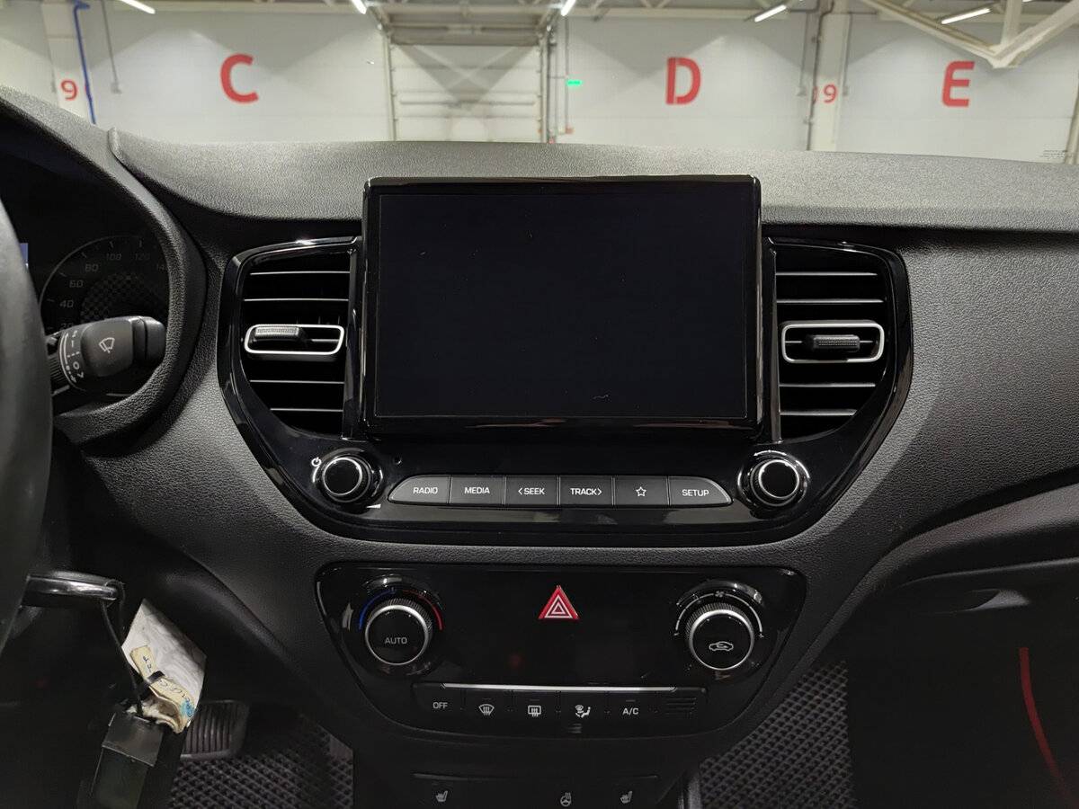Купить Hyundai Solaris II Рестайлинг, 2021, 61 251 км, фото №15