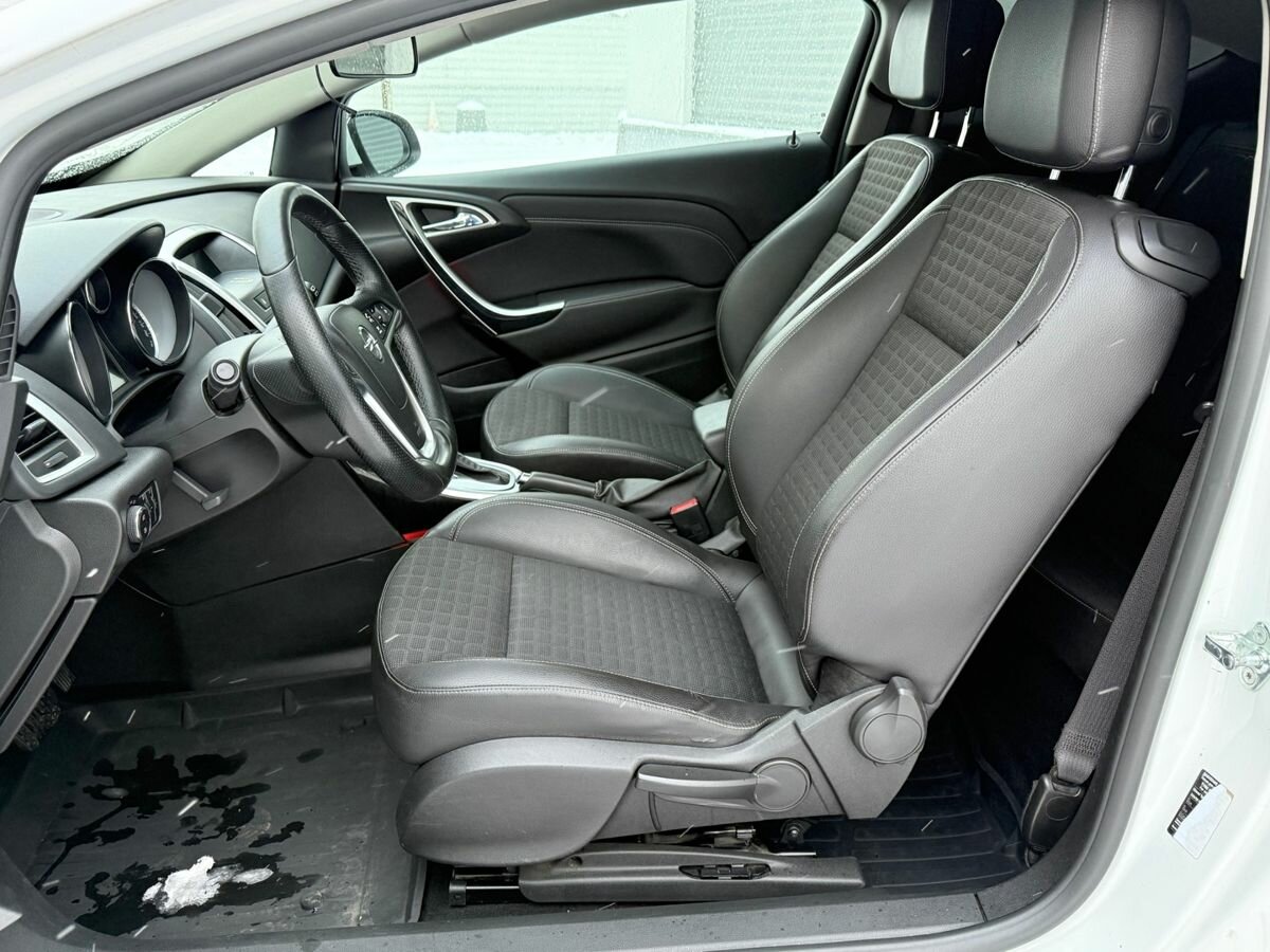 Купить Opel Astra GTC J Рестайлинг, 2013, 200 700 км, фото №5