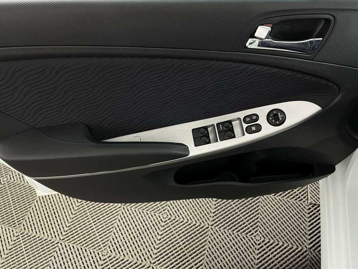 Купить Hyundai Solaris, 2012, 114 180 км, фото №8
