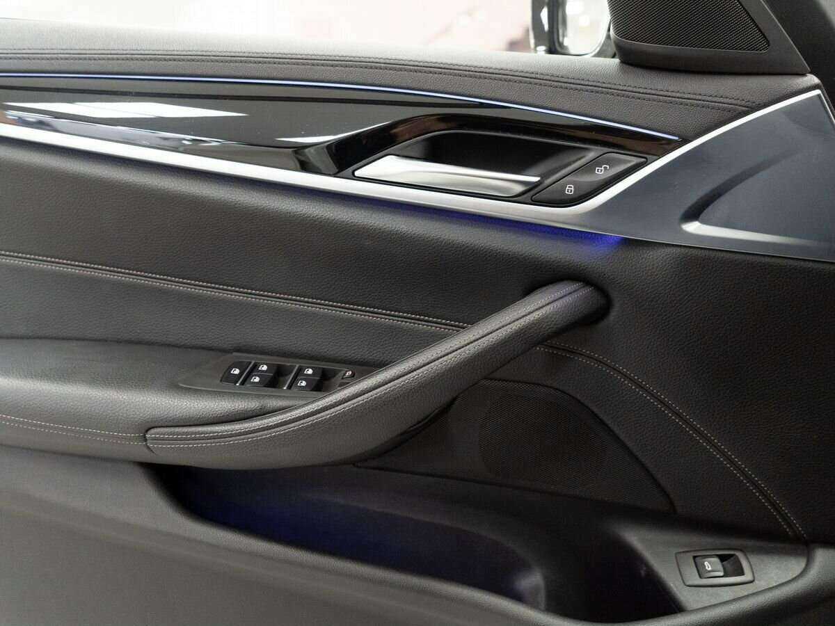 Купить BMW 5 серии 530d xDrive, 2018, 143 500 км, фото №16