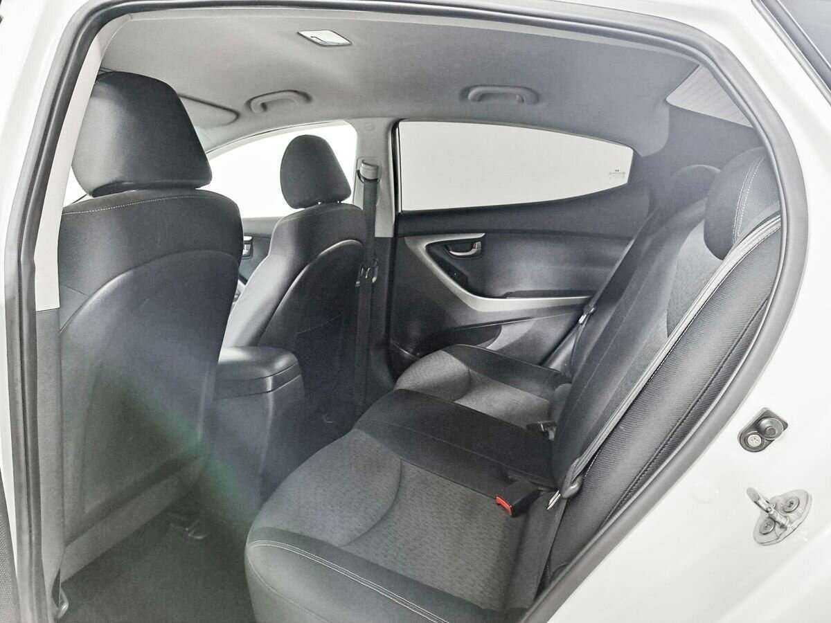 Купить Hyundai Avante, 2011, 171 000 км, фото №8