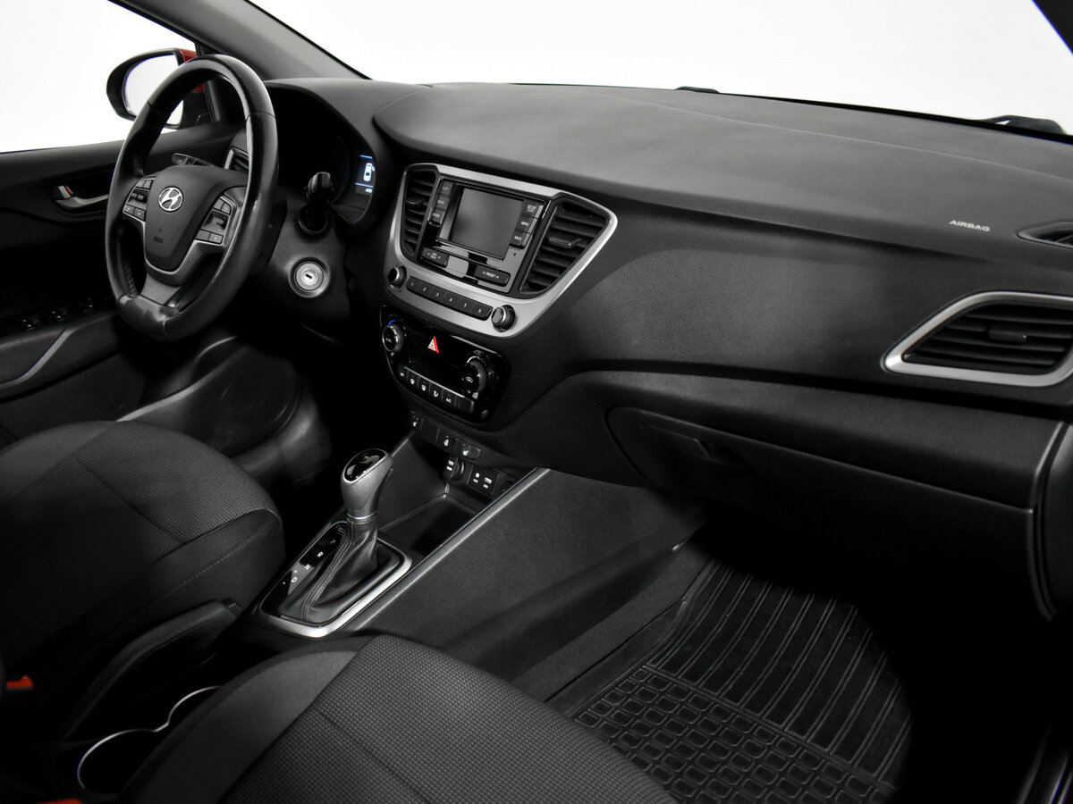 Купить Hyundai Solaris II, 2017, 64 455 км, фото №12