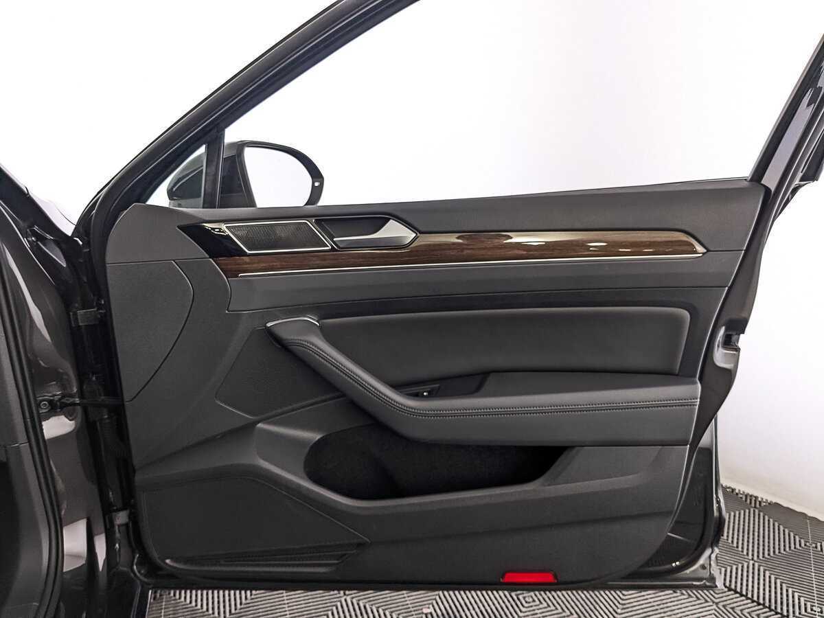 Купить Volkswagen Passat, 2019, 66 006 км, фото №25