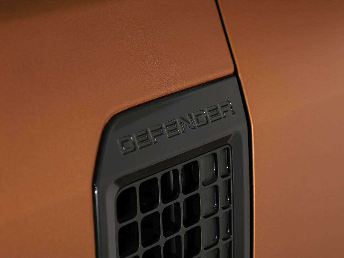 Купить Land Rover Defender 90, 2021, 79 925 км, фото №7
