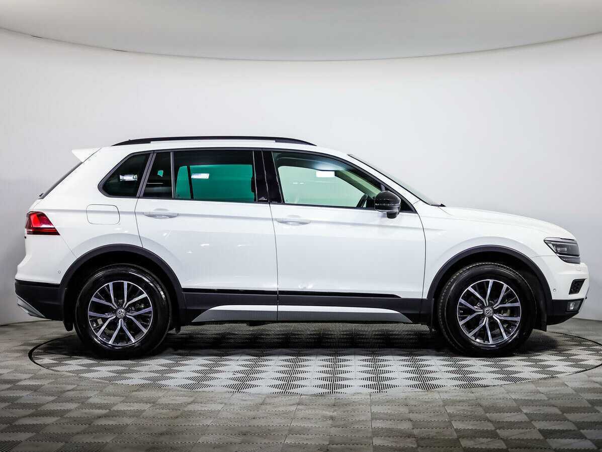 Купить Volkswagen Tiguan, 2019, 8 211 км, фото №3