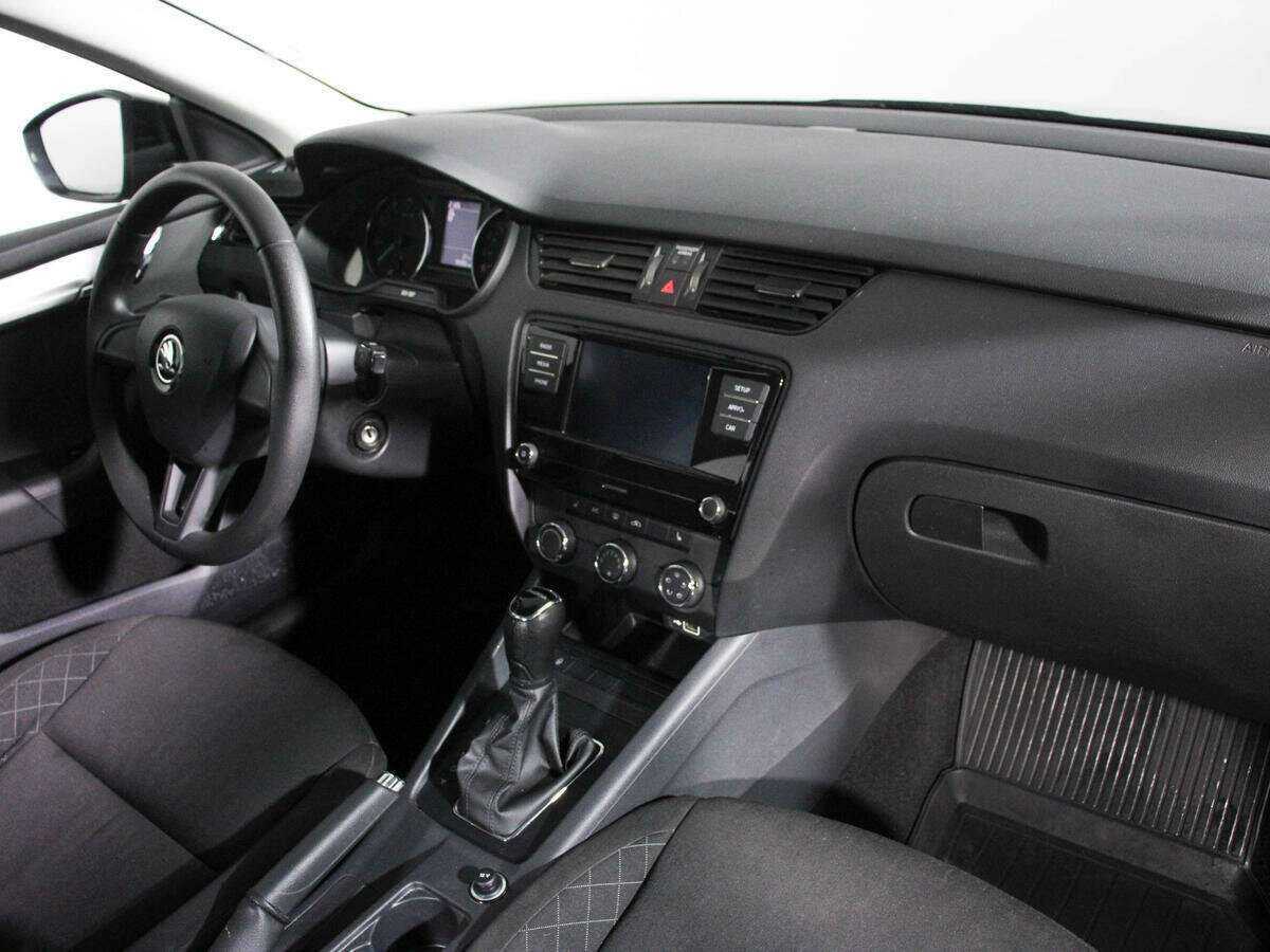 Купить Skoda Octavia, 2018, 99 205 км, фото №8