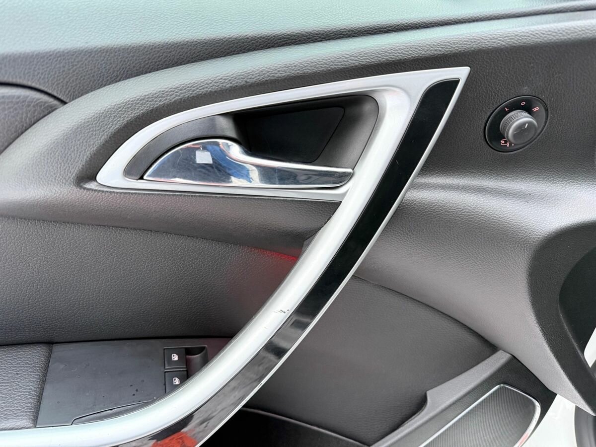 Купить Opel Astra GTC J Рестайлинг, 2013, 200 700 км, фото №10