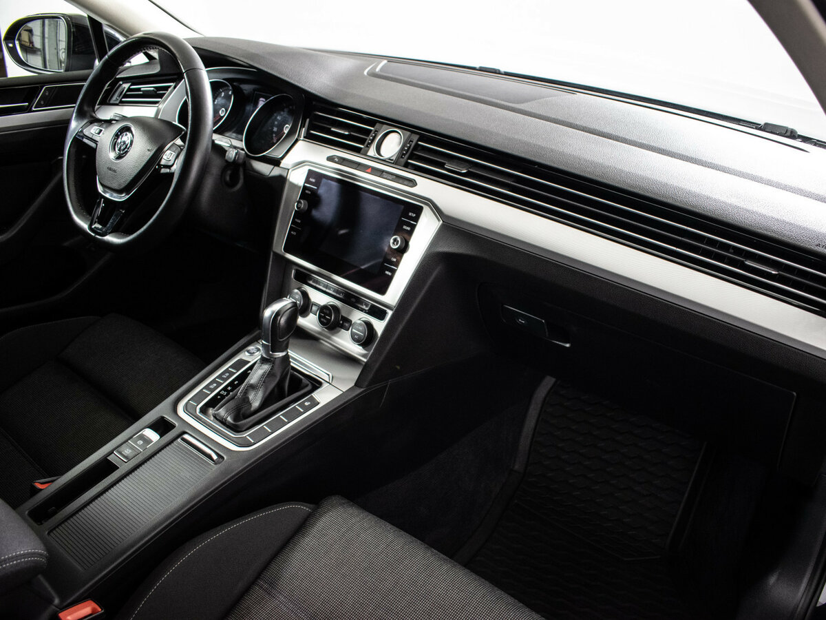 Купить Volkswagen Passat B8, 2017, 80 779 км, фото №8