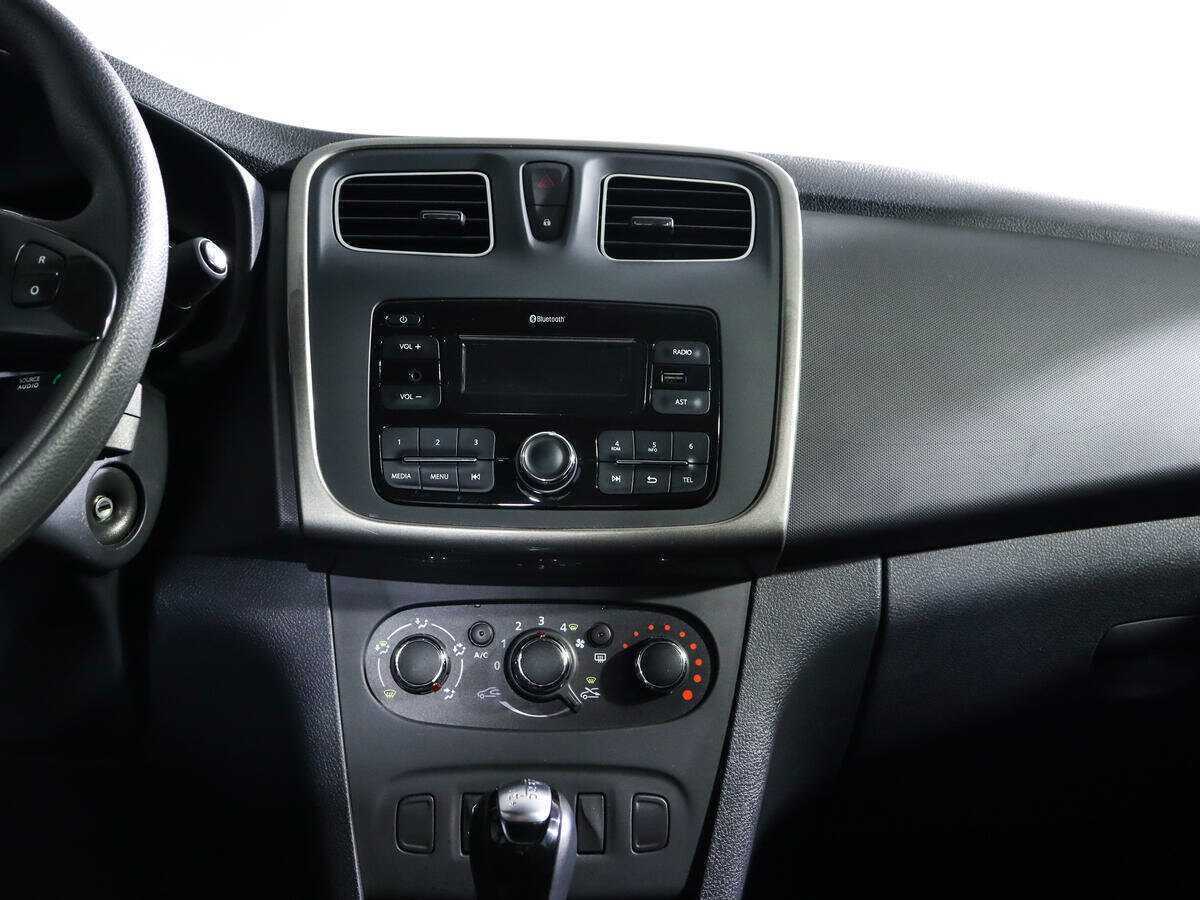 Купить Renault Logan, 2017, 68 755 км, фото №13