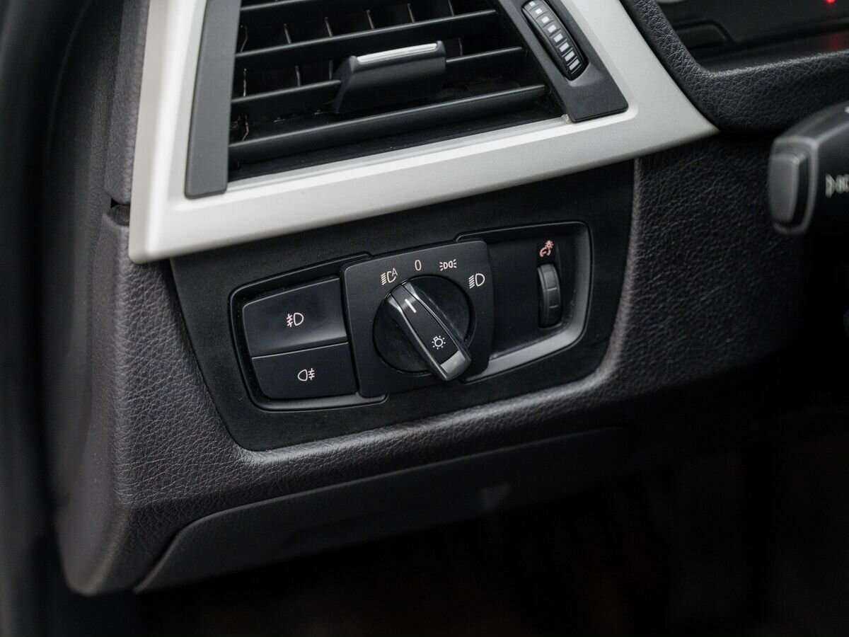 Купить BMW 3 серии 318i, 2016, 188 888 км, фото №16