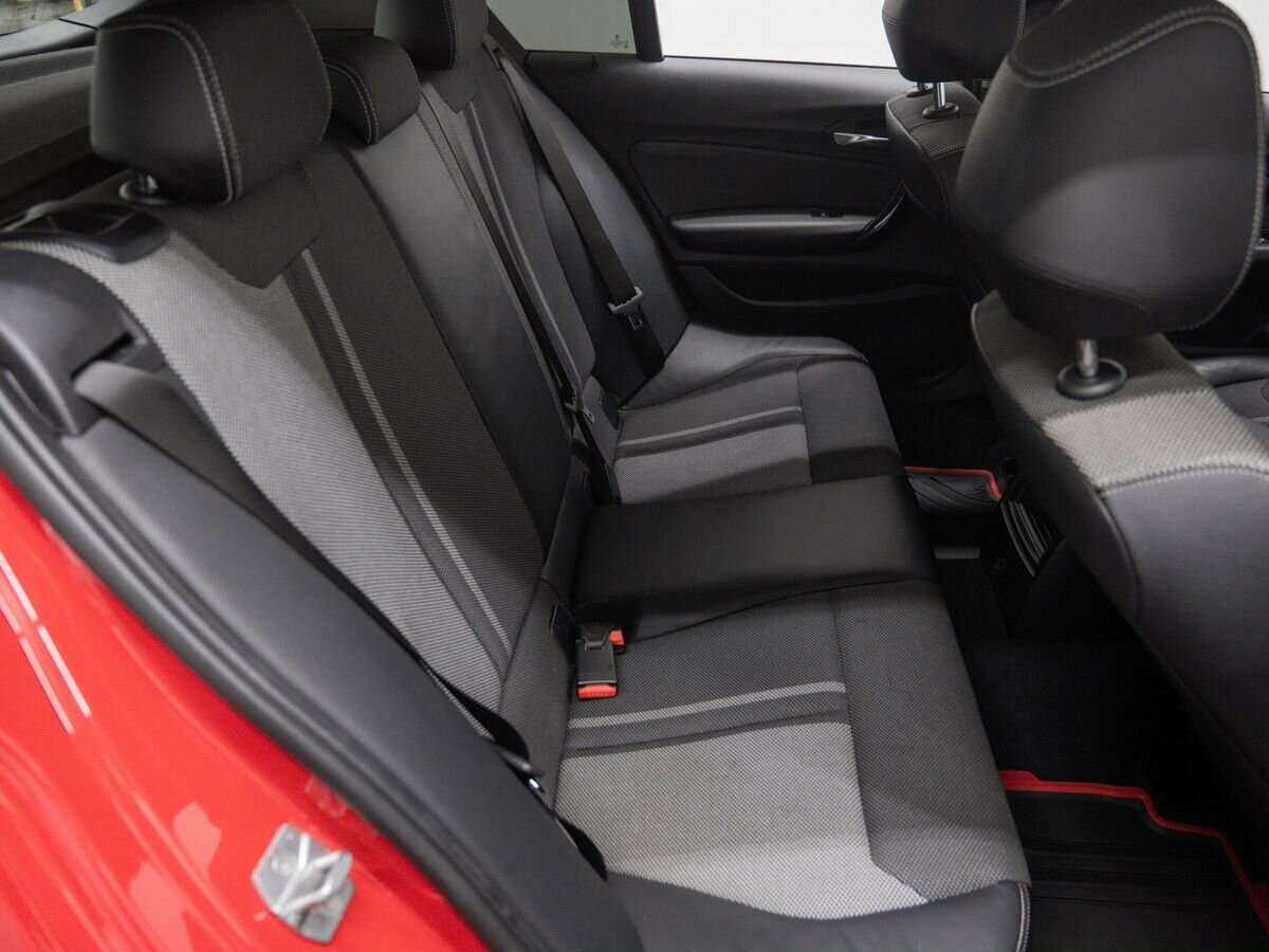 Купить BMW 1 серии 118i, 2016, 121 000 км, фото №9