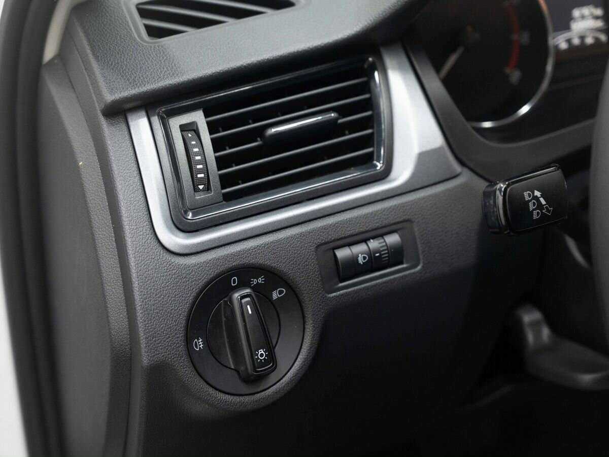 Купить Skoda Rapid, 2017, 68 800 км, фото №16