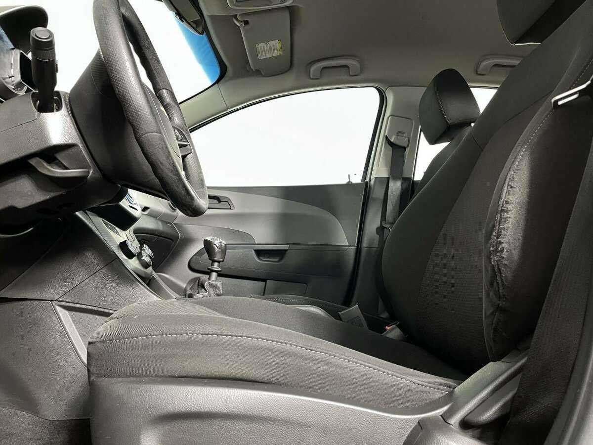 Купить Chevrolet Aveo, 2013, 135 000 км, фото №9