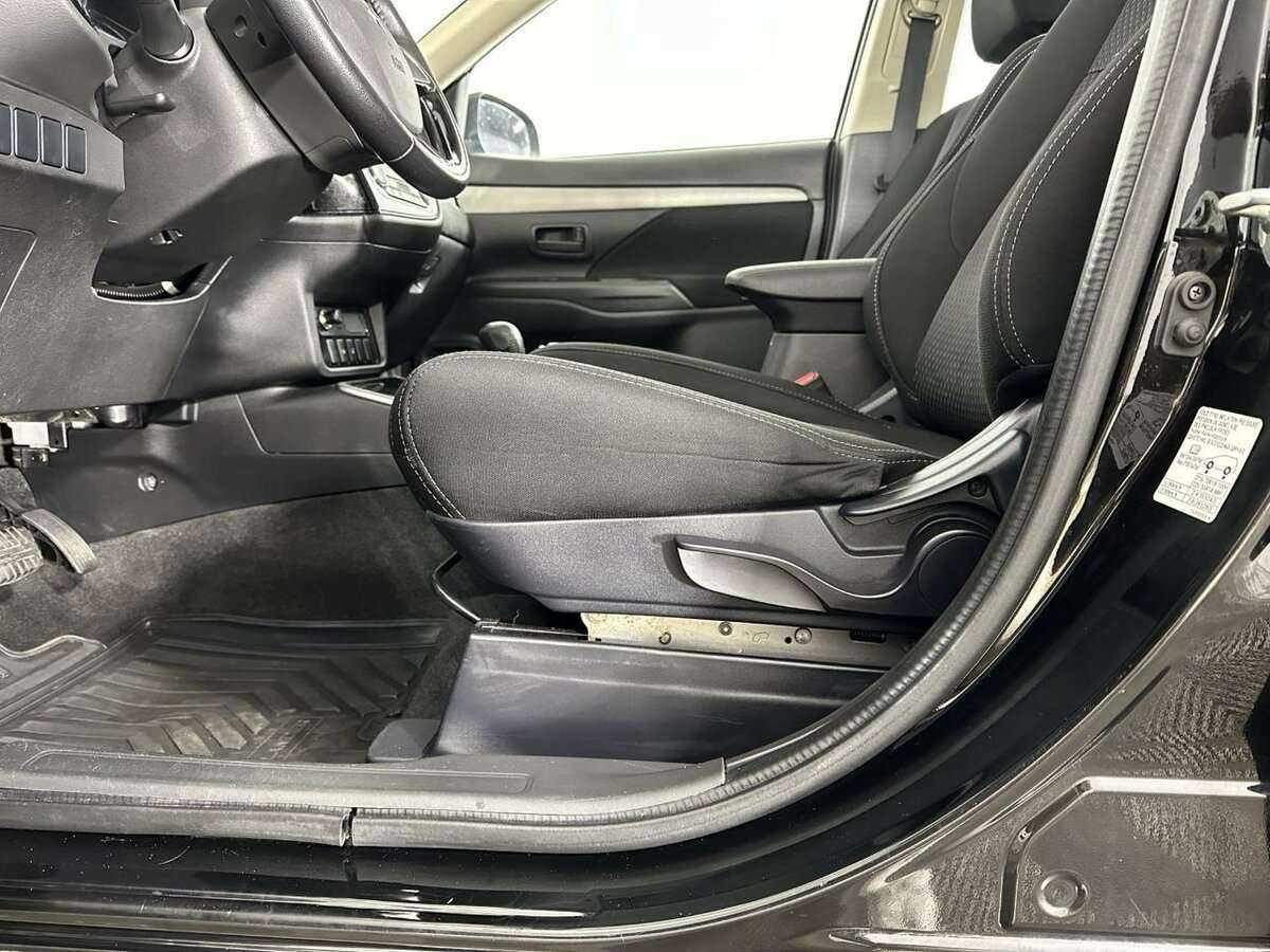 Купить Mitsubishi Outlander, 2017, 146 761 км, фото №10