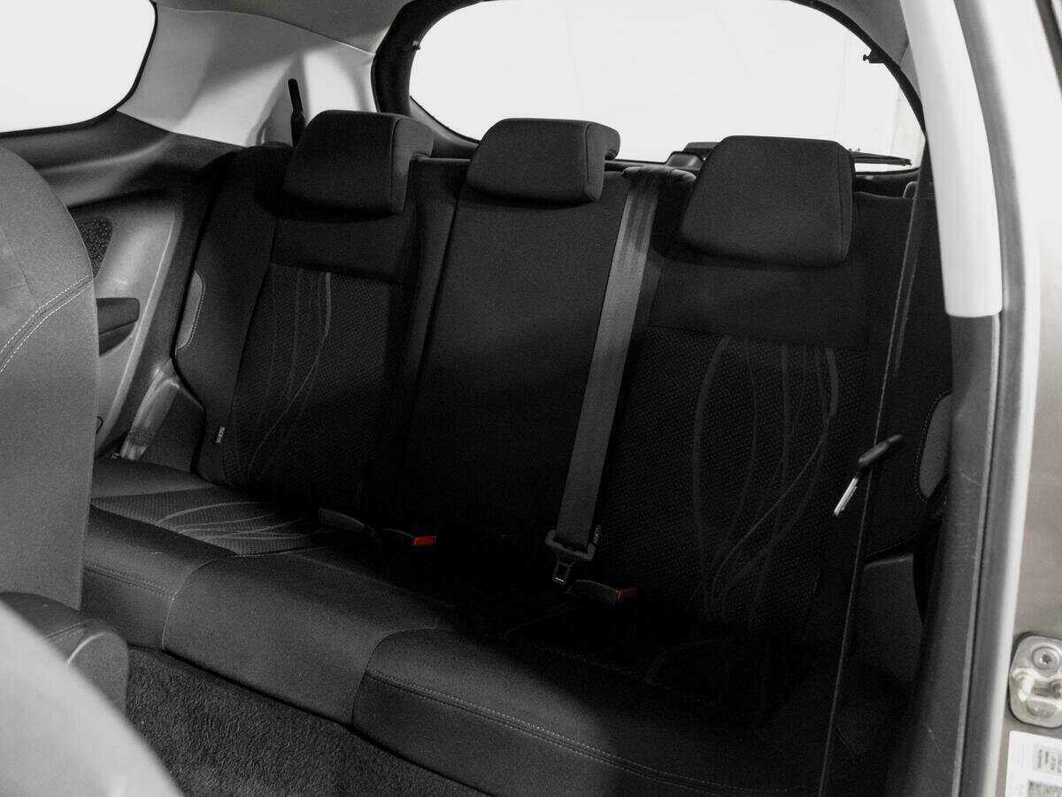 Купить Peugeot 208, 2013, 107 930 км, фото №10