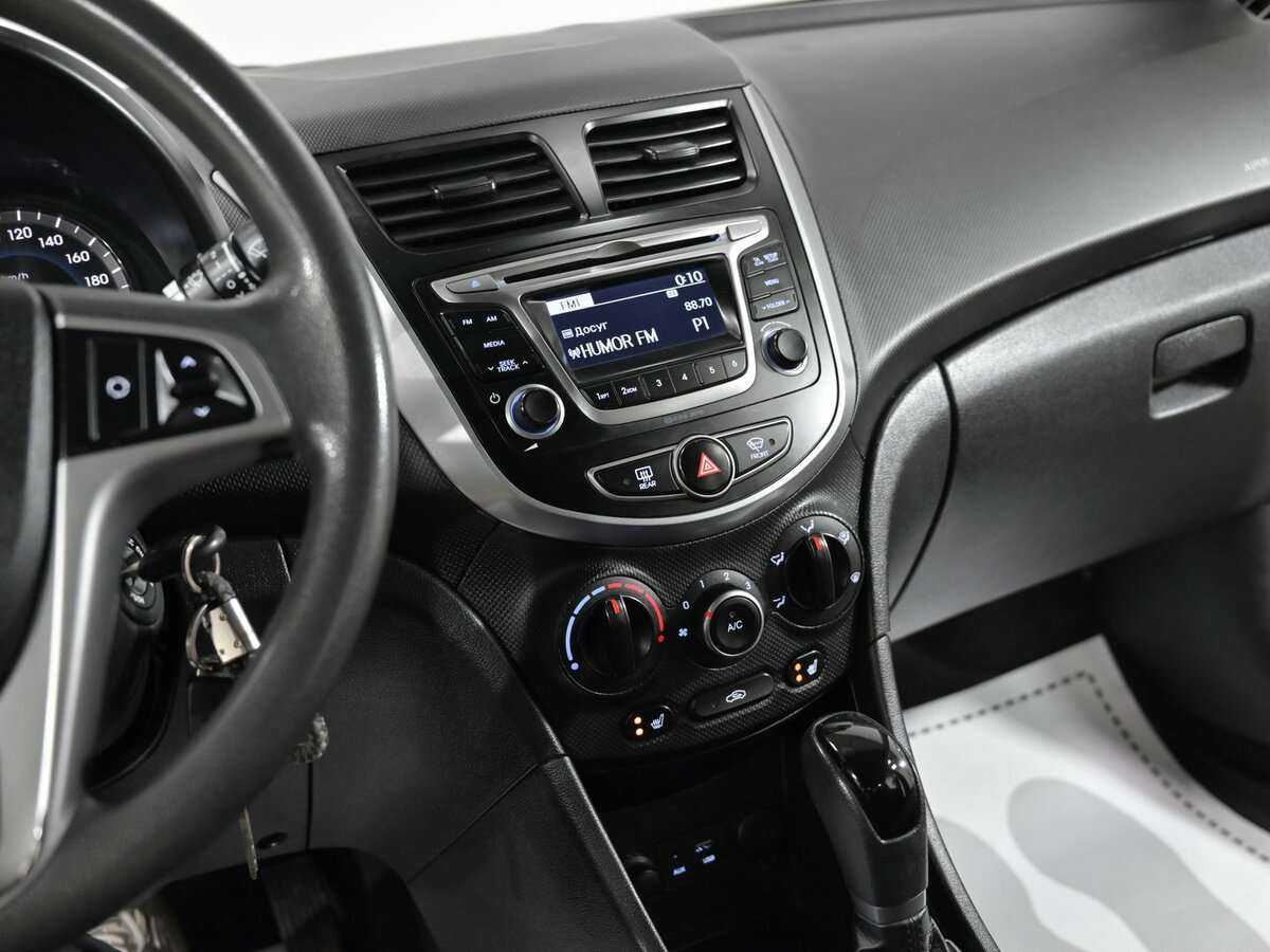 Купить Hyundai Solaris, 2016, 114 000 км, фото №8