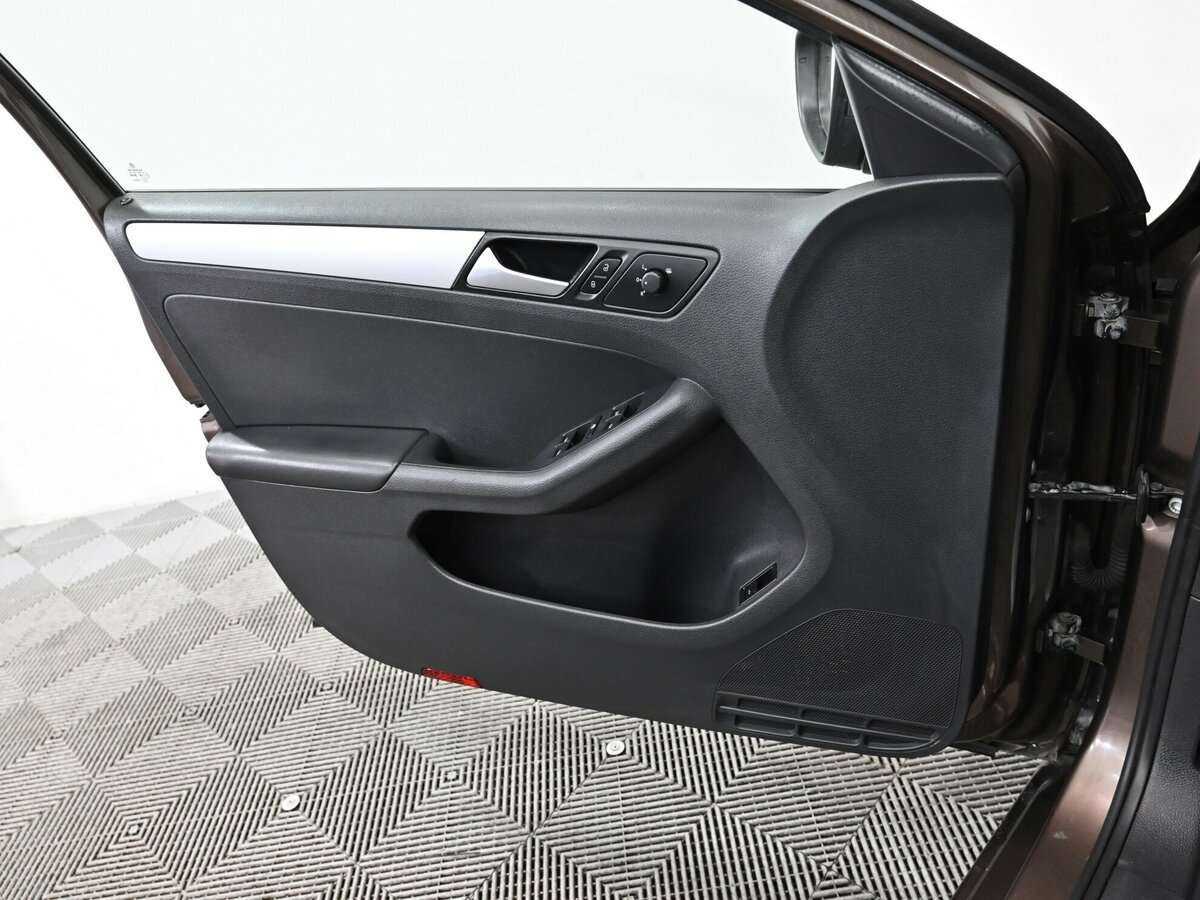 Купить Volkswagen Jetta, 2013, 119 000 км, фото №8