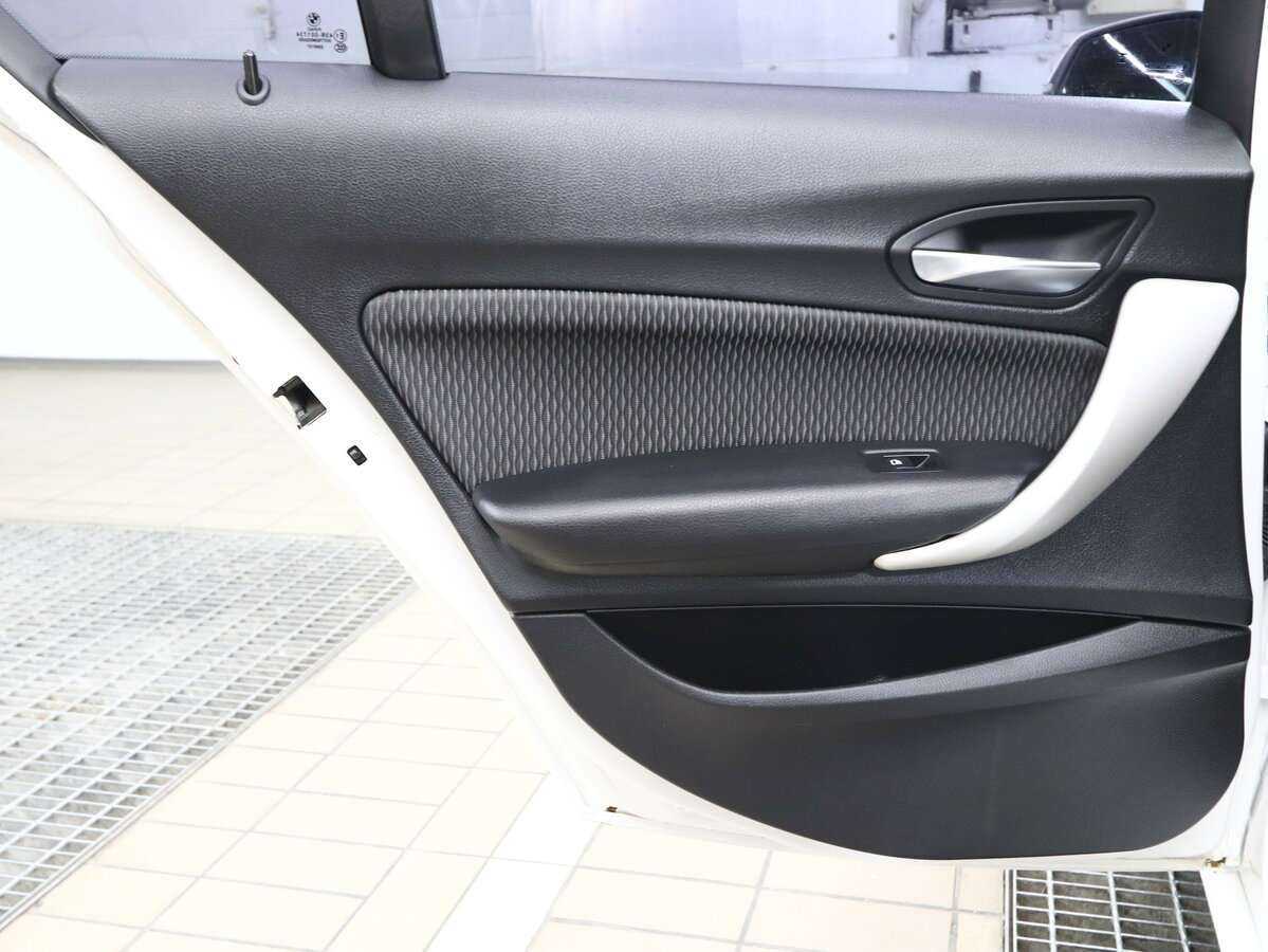Купить BMW 1 серии 118i, 2016, 87 000 км, фото №12