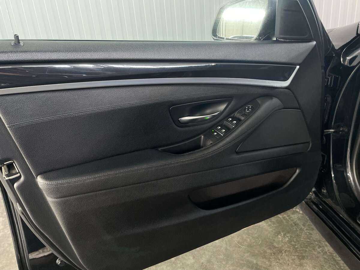 Купить BMW 5 серии 520i, 2012, 205 209 км, фото №24