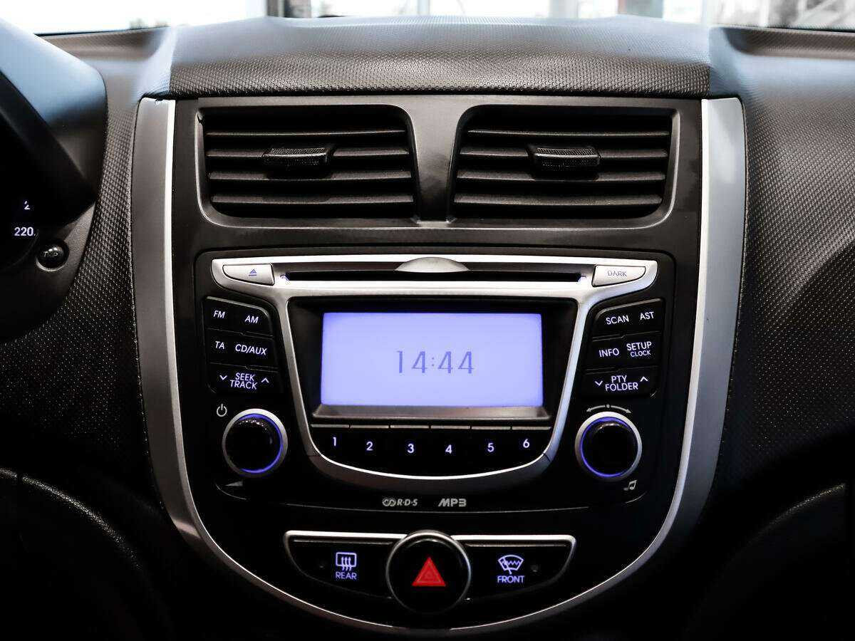 Купить Hyundai Solaris, 2012, 124 753 км, фото №13